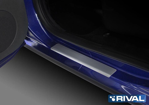 Накладки порогов RIVAL (4 шт.) Lada Largus 2012- (название модели)